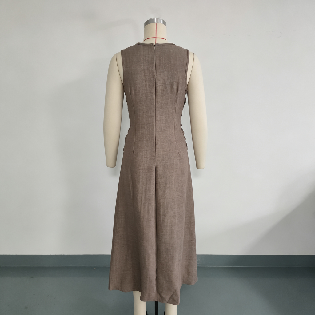 Elegant round neck flowing summer maxi dress