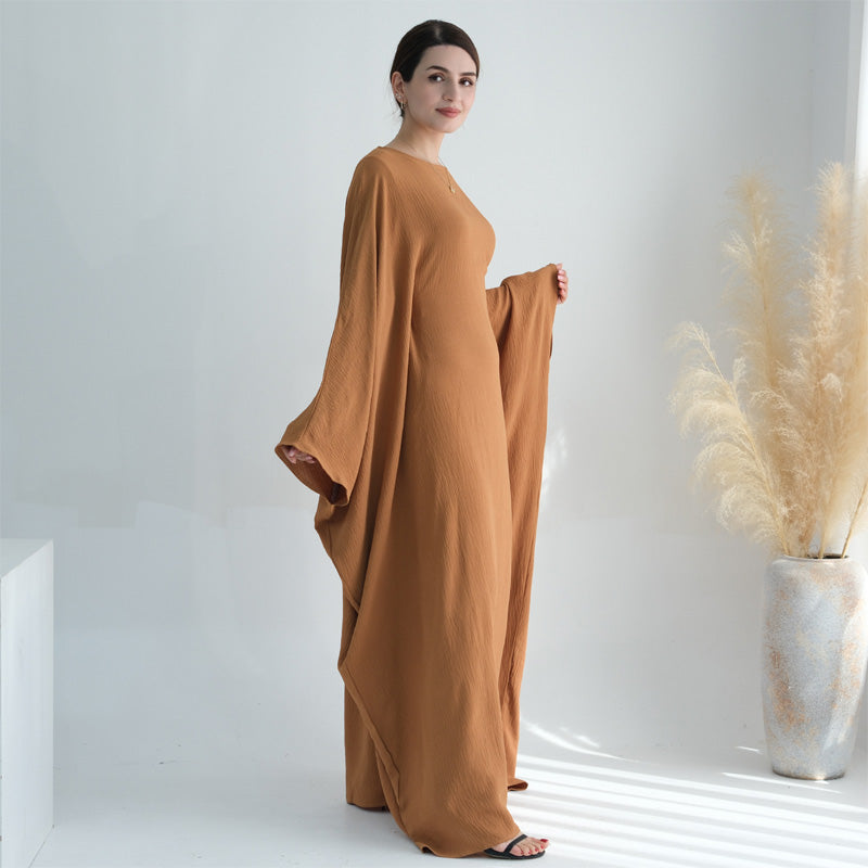 Loose and elegant batwing sleeve robe