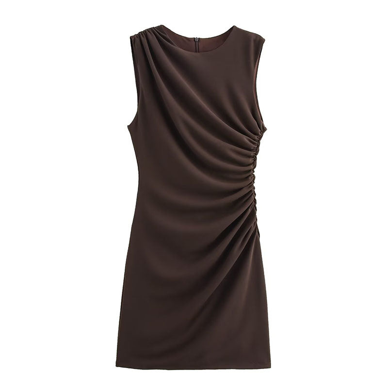 Round-neck sleeveless pleated dress