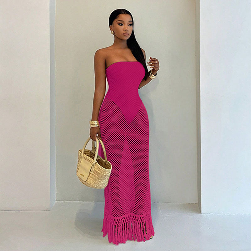 Form-fitting knitted mesh strapless maxi dress